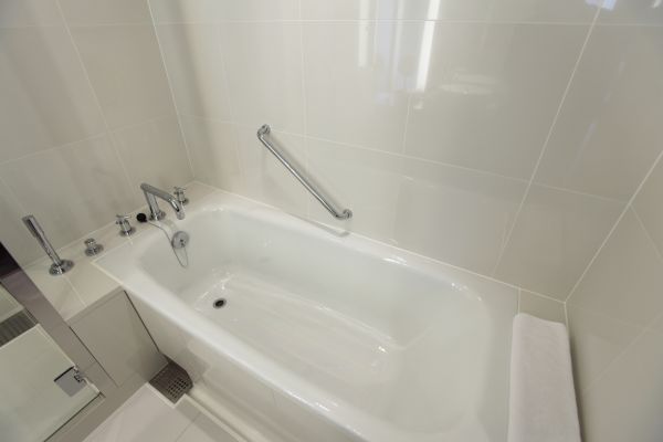 Cost of Bathtub Repair in Goodyear